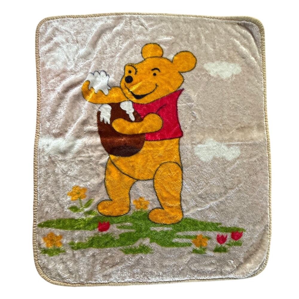 Vintage Winnie the Pooh Holding Honey Pot Clouds Blanket Throw Tan Thick Plush
